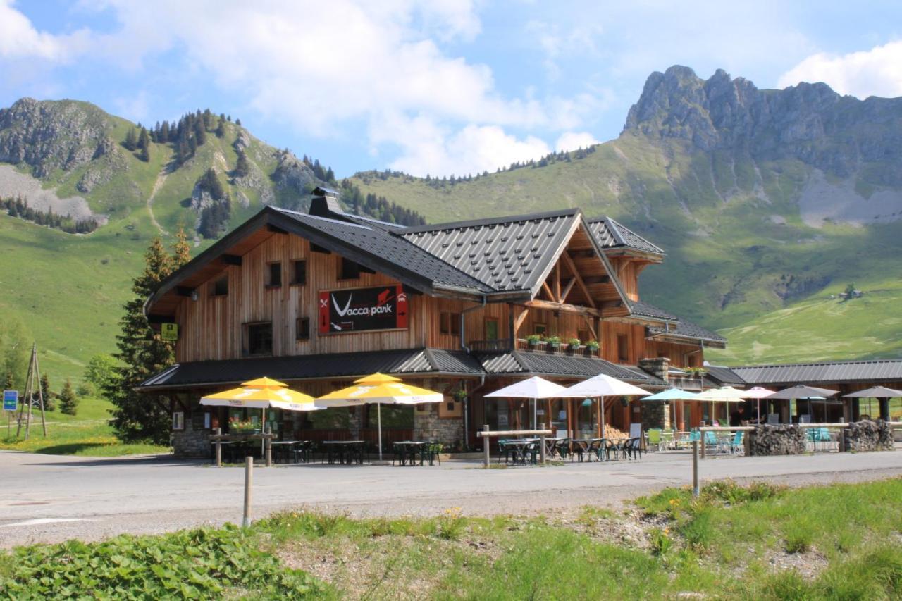 Chalet Hotel Vaccapark Le Praz de Lys Exterior photo