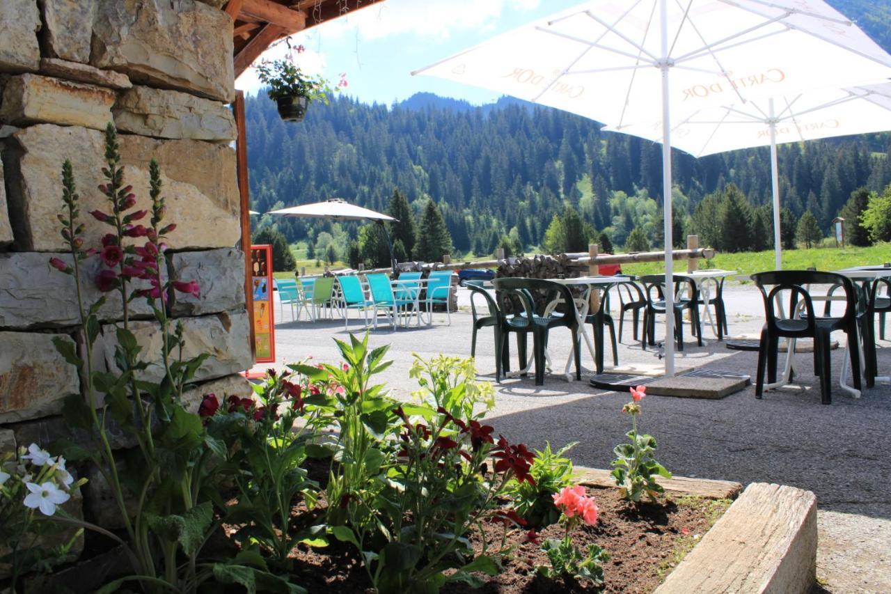 Chalet Hotel Vaccapark Le Praz de Lys Exterior photo