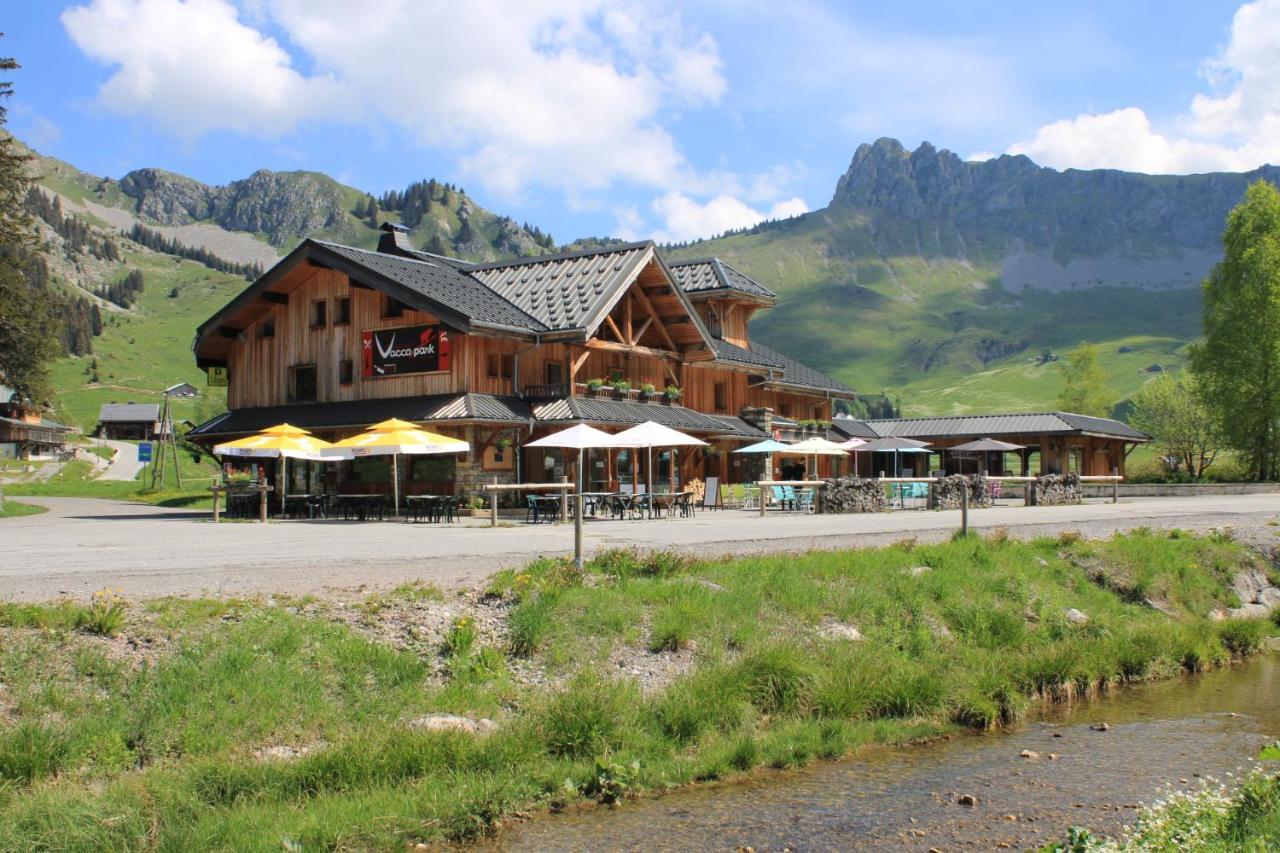 Chalet Hotel Vaccapark Le Praz de Lys Exterior photo