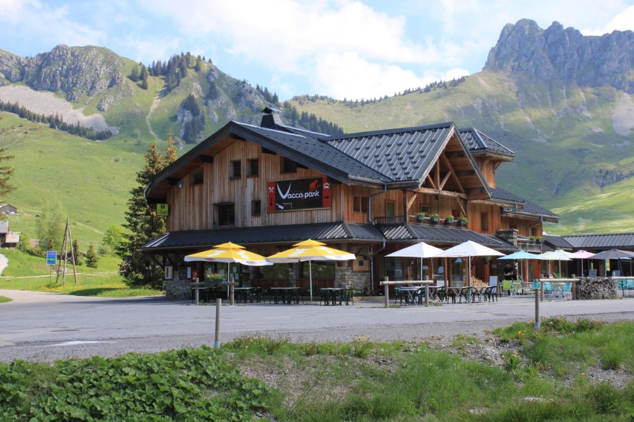 Chalet Hotel Vaccapark Le Praz de Lys Exterior photo