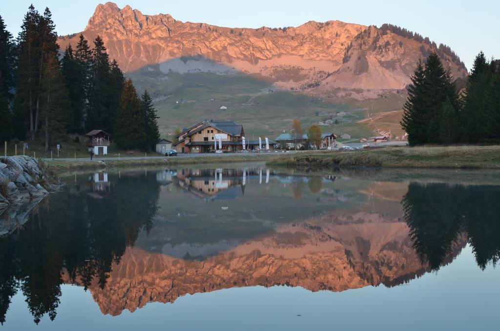 Chalet Hotel Vaccapark Le Praz de Lys Exterior photo