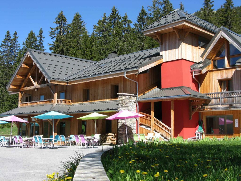 Chalet Hotel Vaccapark Le Praz de Lys Exterior photo