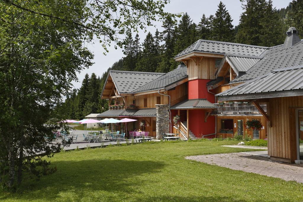 Chalet Hotel Vaccapark Le Praz de Lys Exterior photo